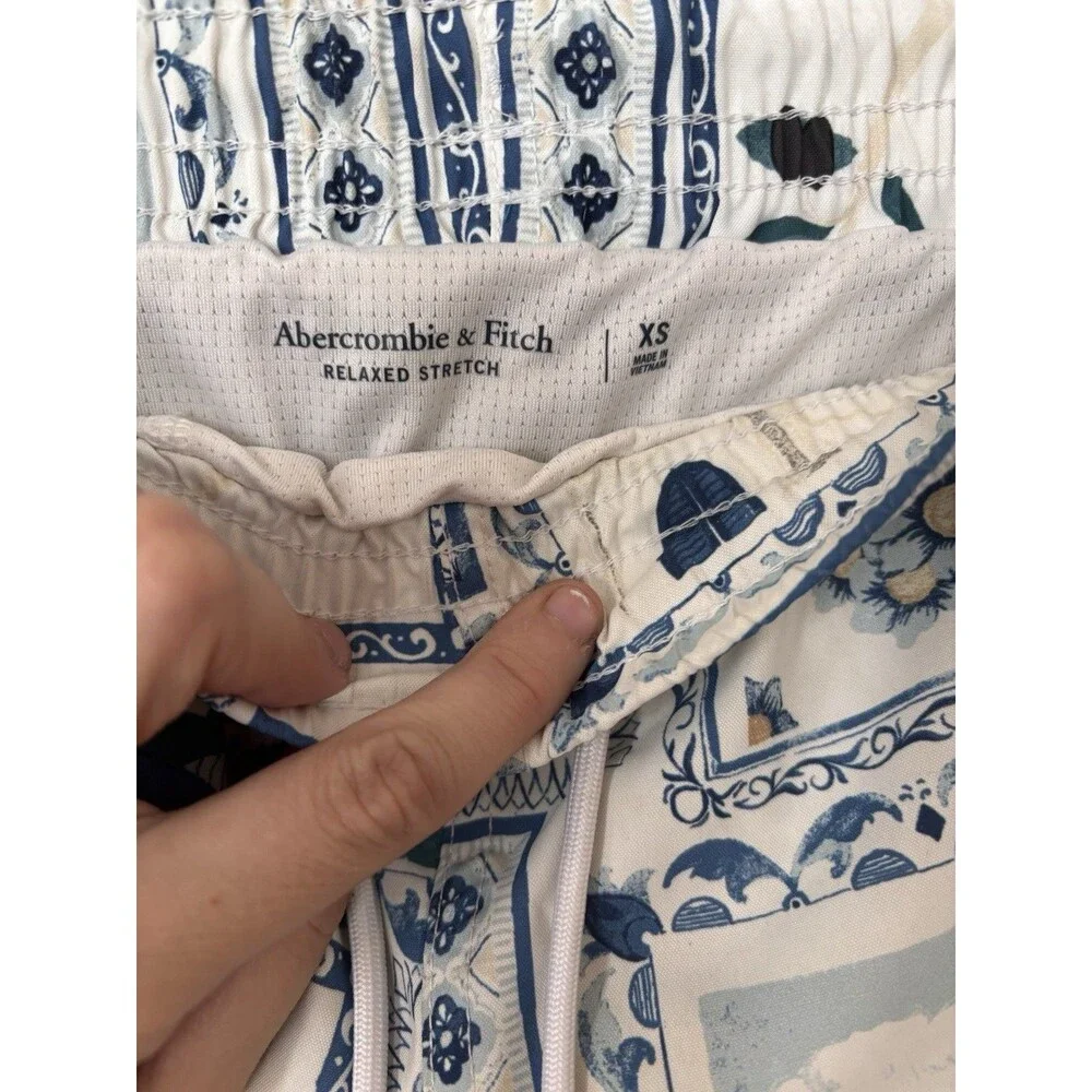 Abercrombie & Fitch 3inch cabana postcard print swim shorts in blue Size XS